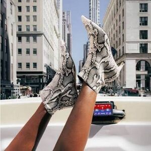 MARC FISHER Itzia Leather Ankle Bootie (Snake/8.5)